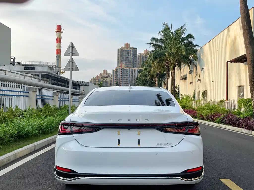 Lexus ES 2025 200 Premium