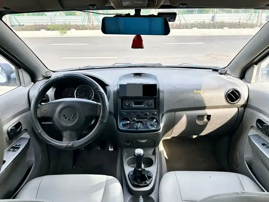 Wuling Hongguang — миниатюра 6