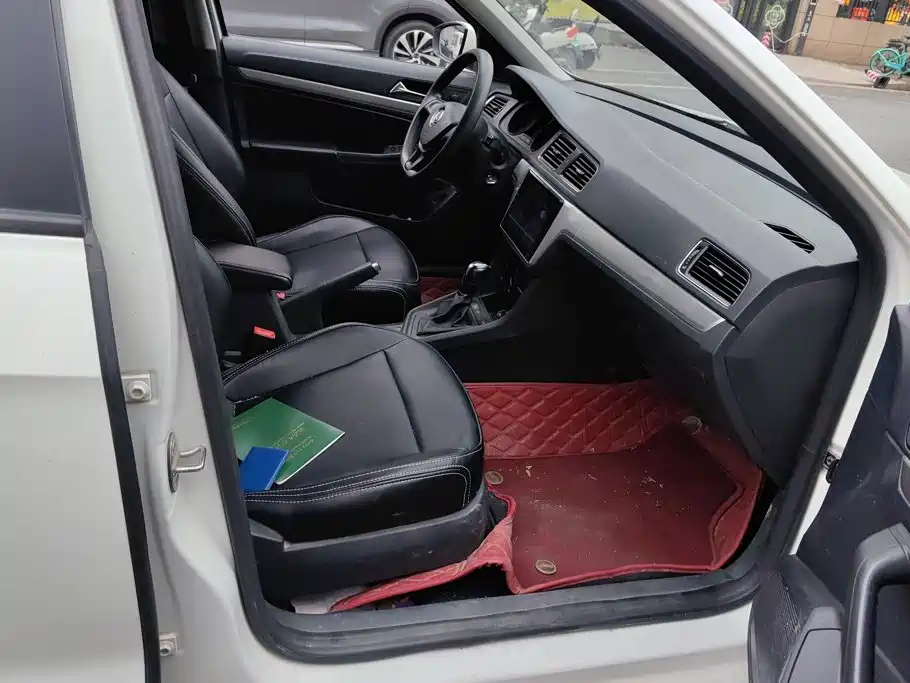Volkswagen Lavida — миниатюра 8