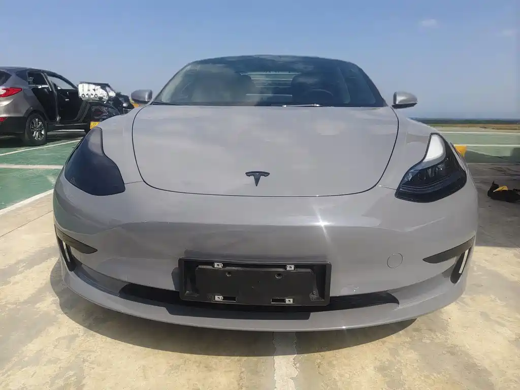 Tesla Model 3 — миниатюра 2