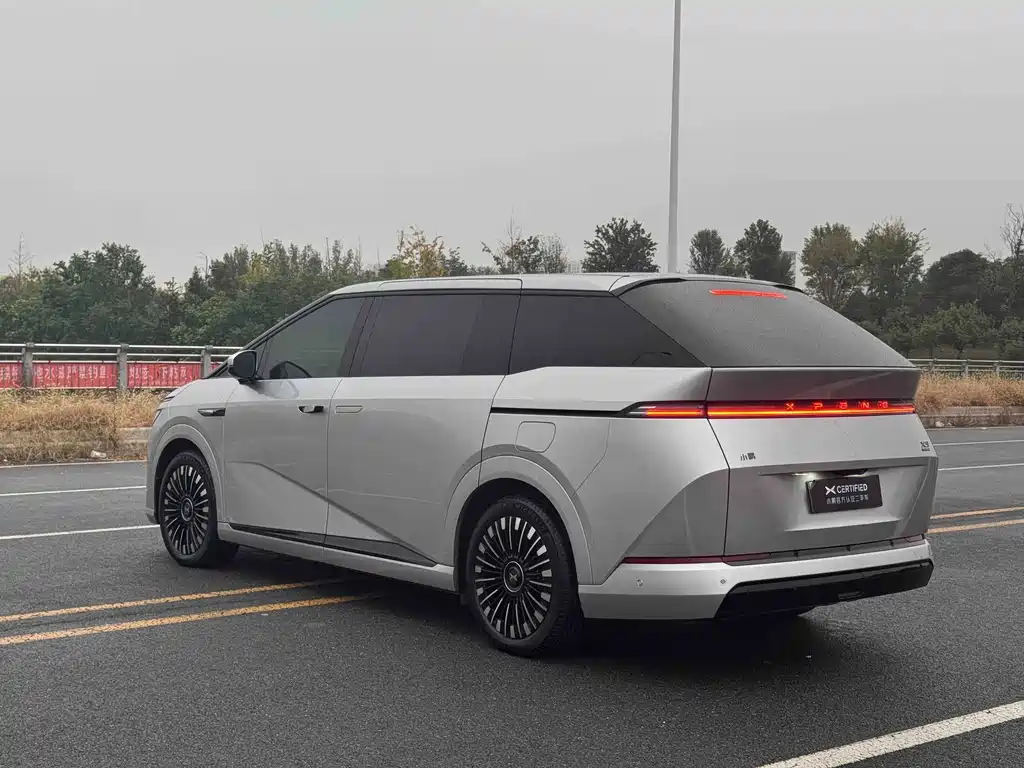 XPeng X9 — миниатюра 5
