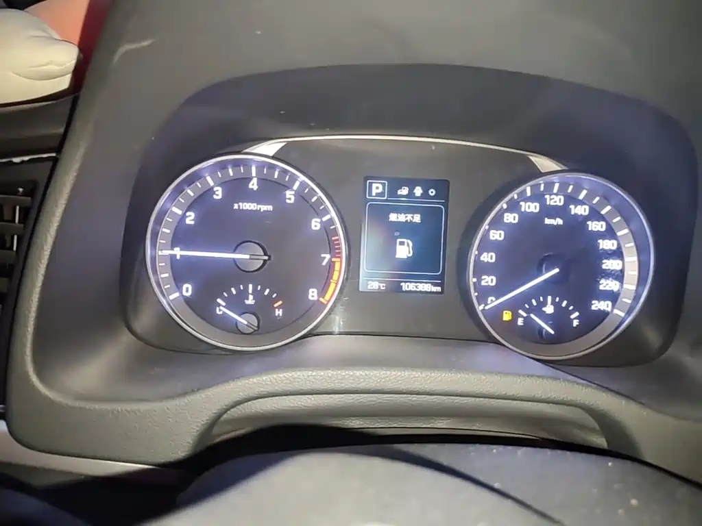 Hyundai Elantra — миниатюра 12