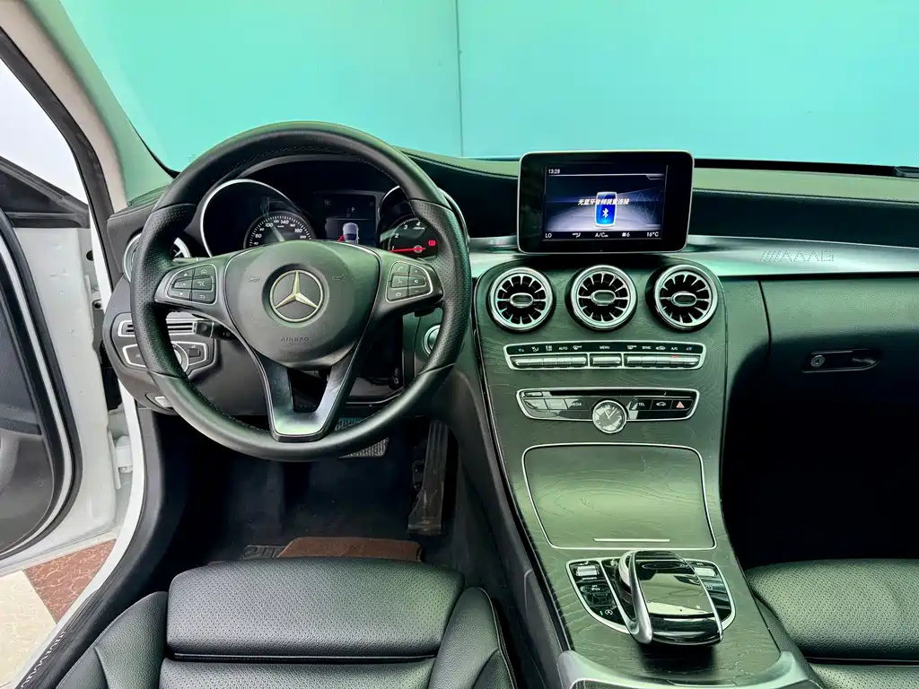 Mercedes-Benz C-Class — миниатюра 16