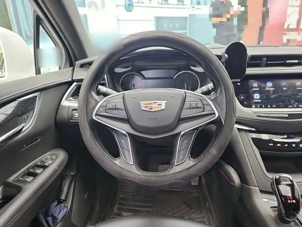 Cadillac XT5 — миниатюра 6