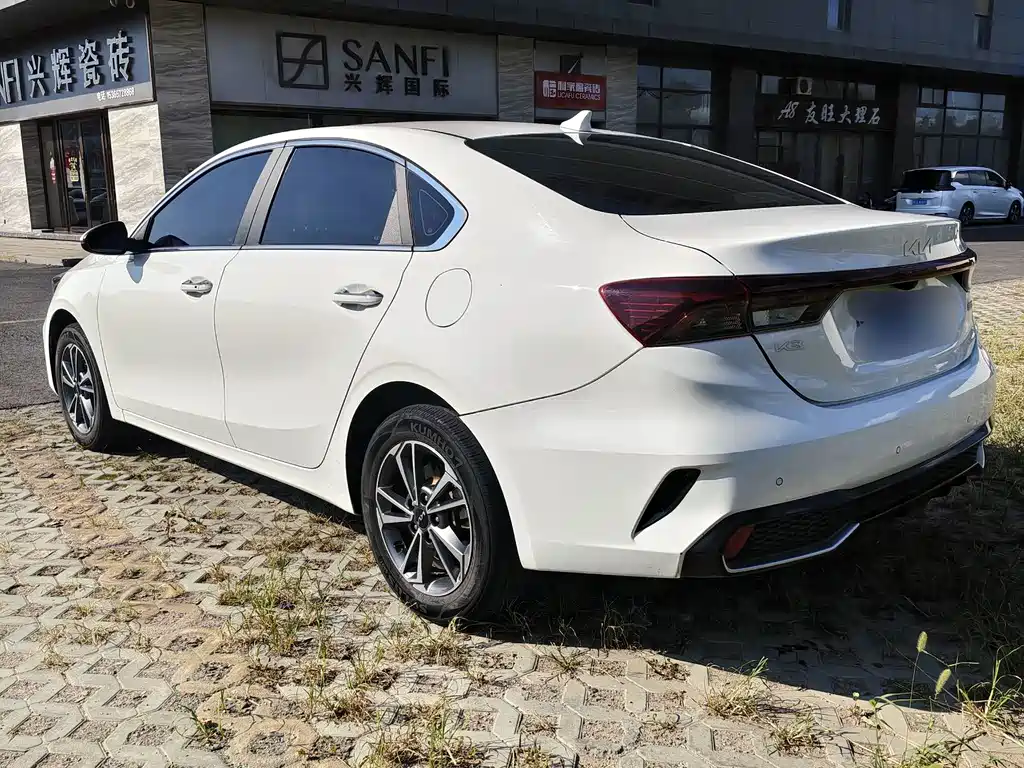Kia K3 - фото 7