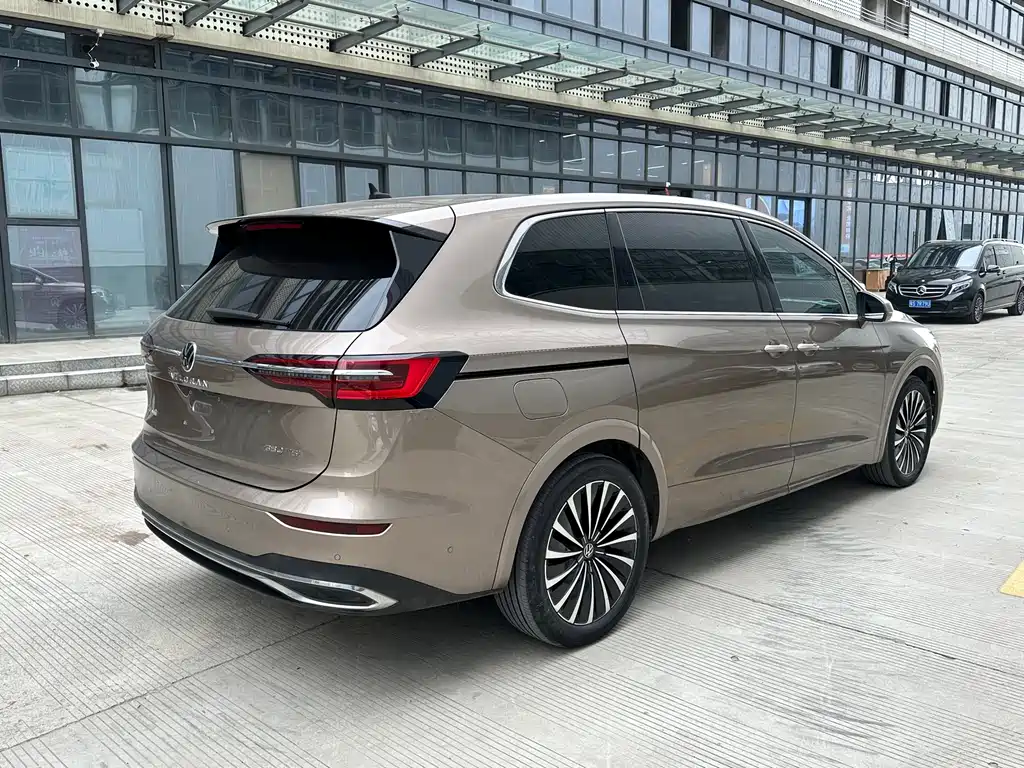 Volkswagen Viloran 2020 380TSI Luxury