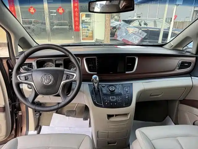 Buick GL8 — миниатюра 7