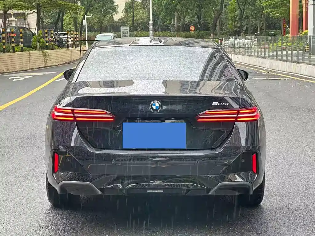 BMW 5 Series (Import) — миниатюра 4