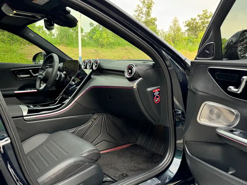 Mercedes-Benz C-Class — миниатюра 11