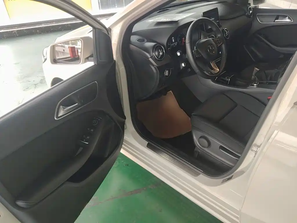 Mercedes-Benz B-Class — миниатюра 16