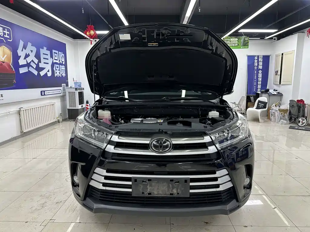 Toyota Highlander 2018 2.0T Luxury 7 мест V