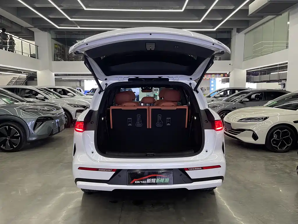 BYD Tang L — миниатюра 13