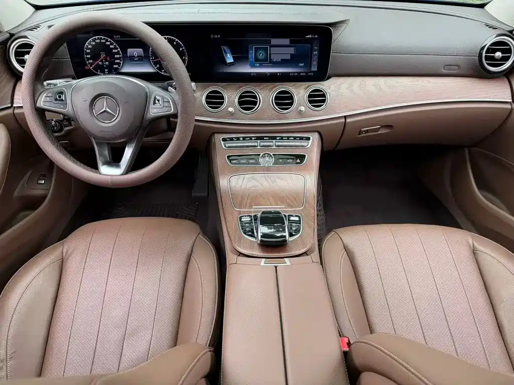 Mercedes-Benz E-Class — миниатюра 5