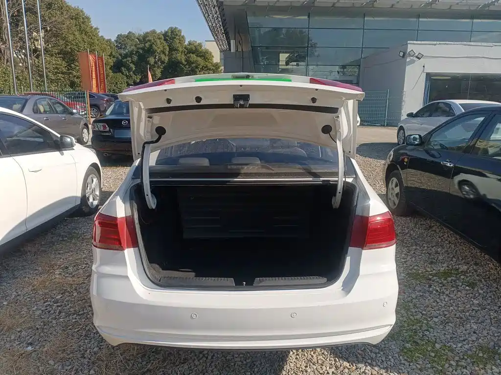 Volkswagen Santana — миниатюра 17