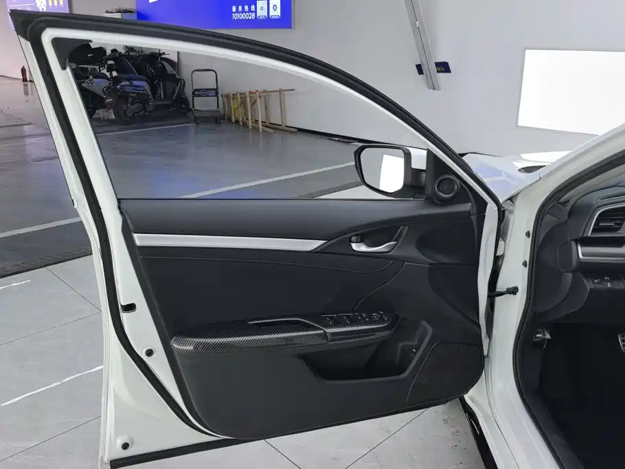 Honda Civic — миниатюра 7