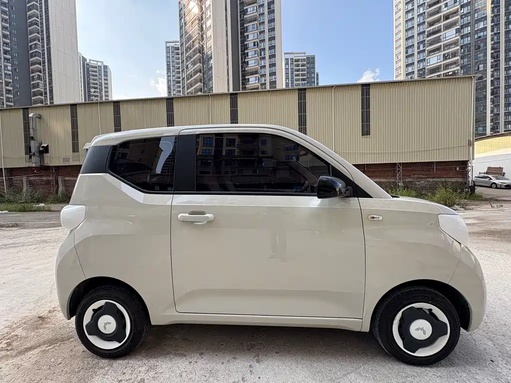 Wuling MINIEV — миниатюра 13