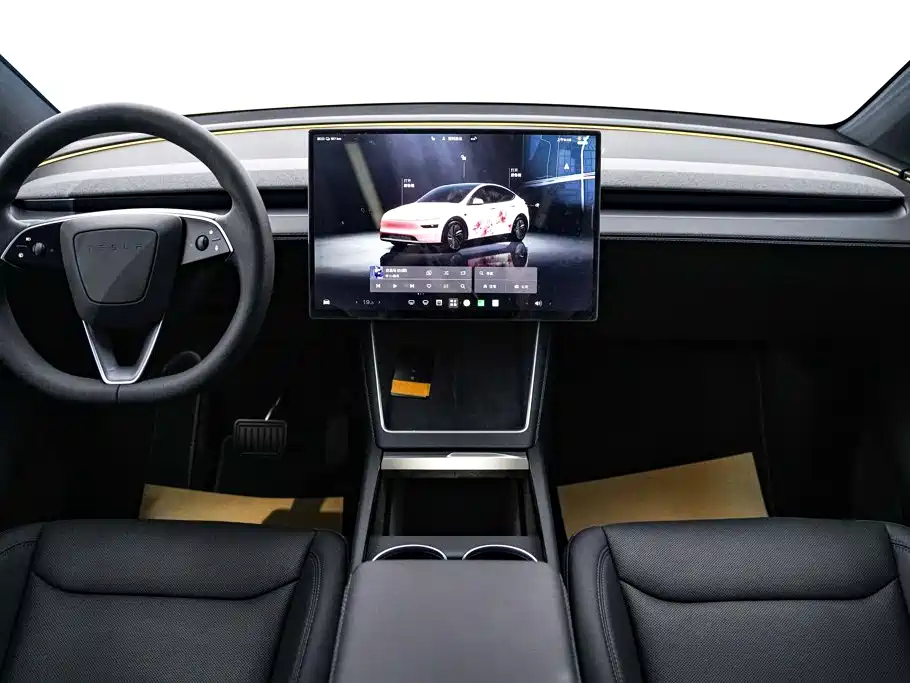 Tesla Model Y — миниатюра 14