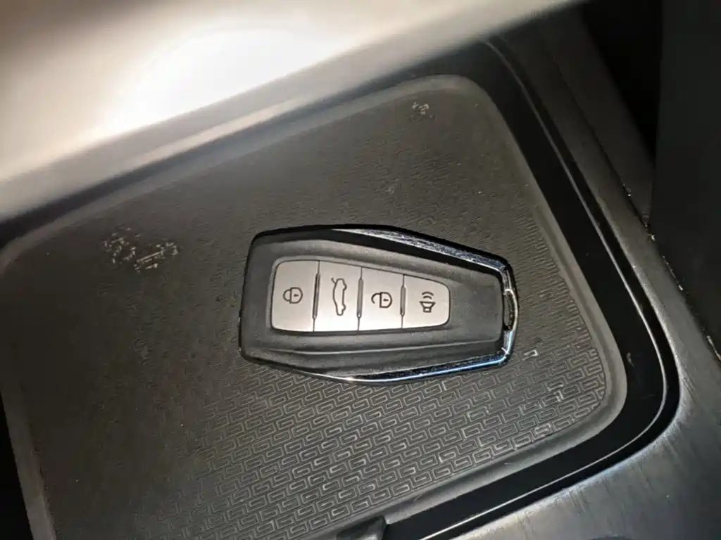 Geely Vision X6 — миниатюра 9