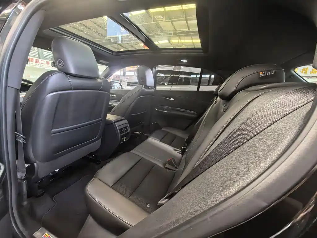 Cadillac XT4 — миниатюра 10