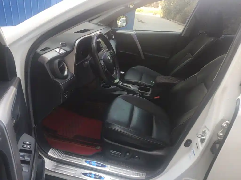 Toyota RAV4 — миниатюра 18
