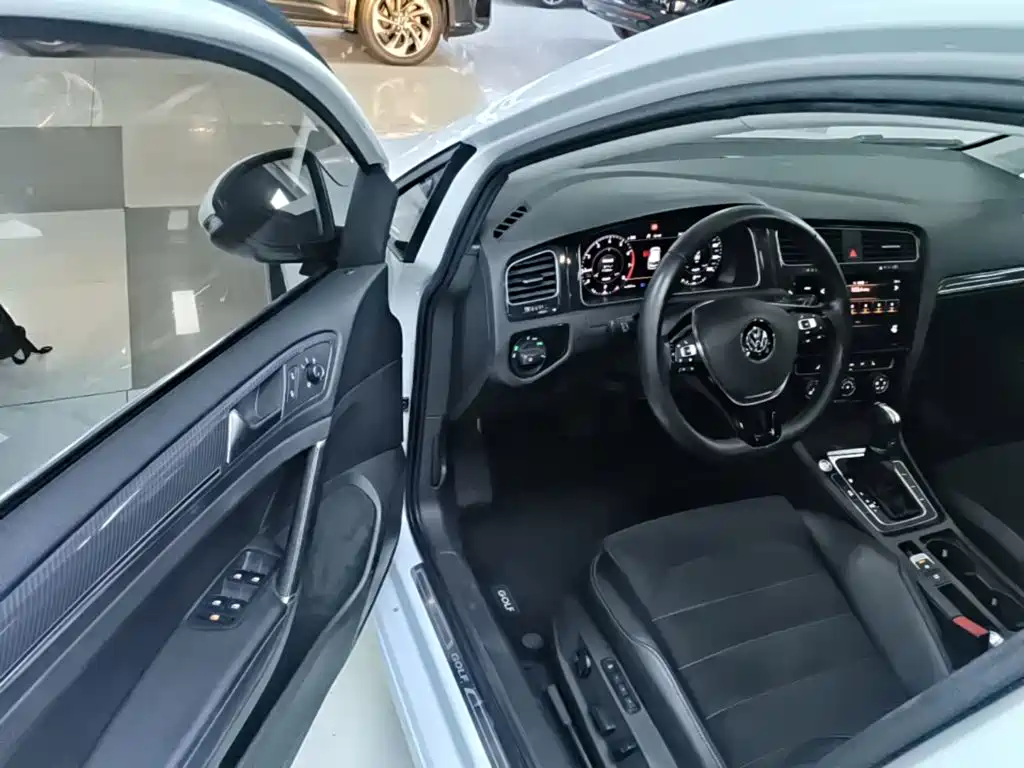 Volkswagen Golf — миниатюра 16
