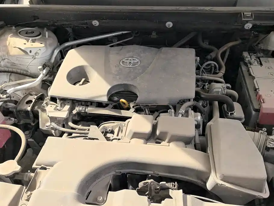 Toyota RAV4 — миниатюра 10