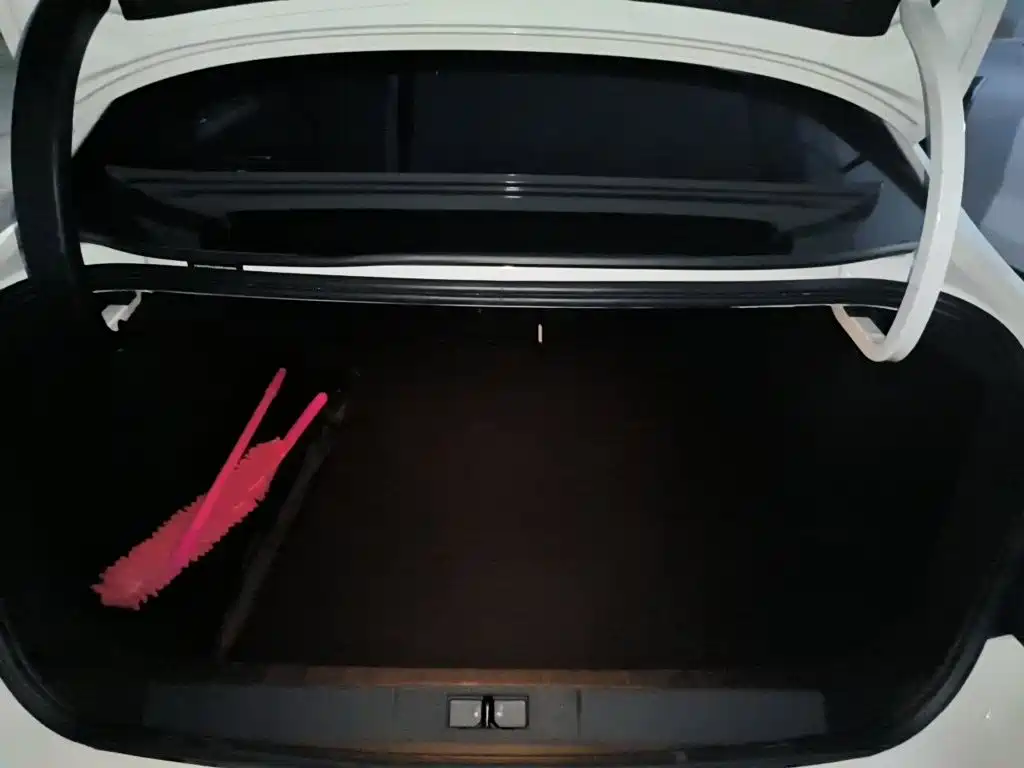 Peugeot 408 — миниатюра 10