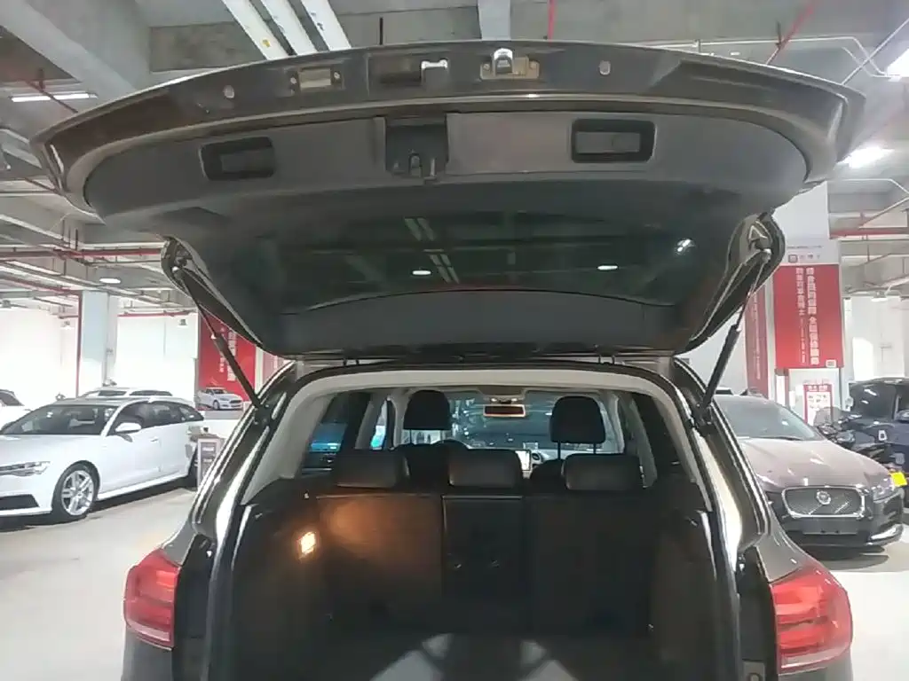 Volkswagen Tiguan — миниатюра 19