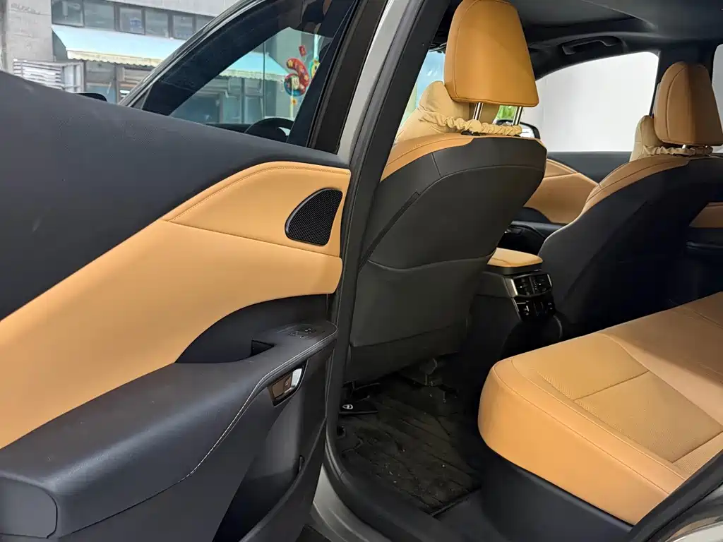 Lexus RX — миниатюра 8