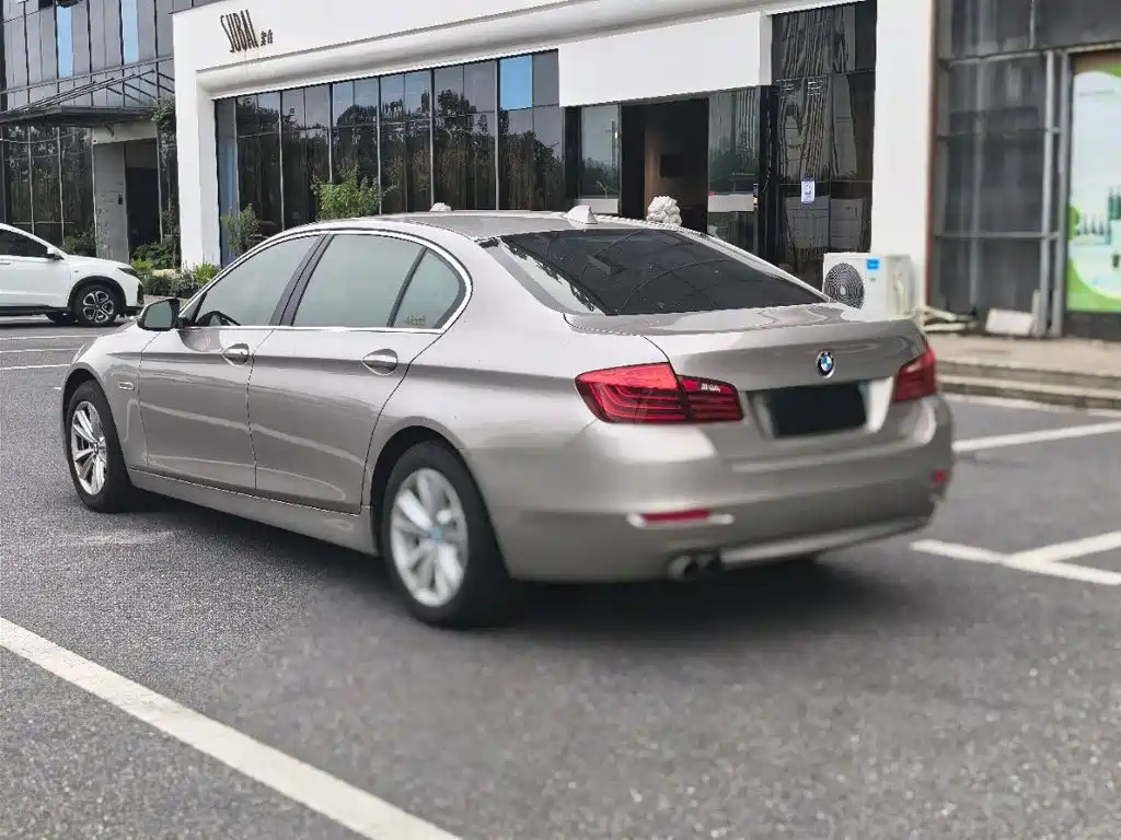 BMW 5 Series — миниатюра 5