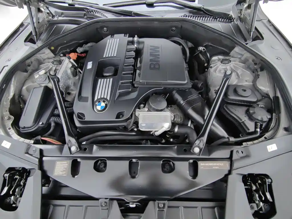 BMW 7 Series — миниатюра 6