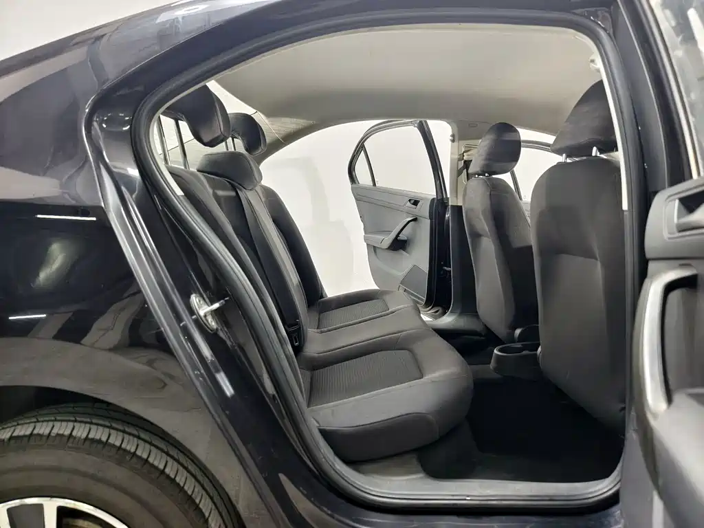 Volkswagen Santana — миниатюра 15
