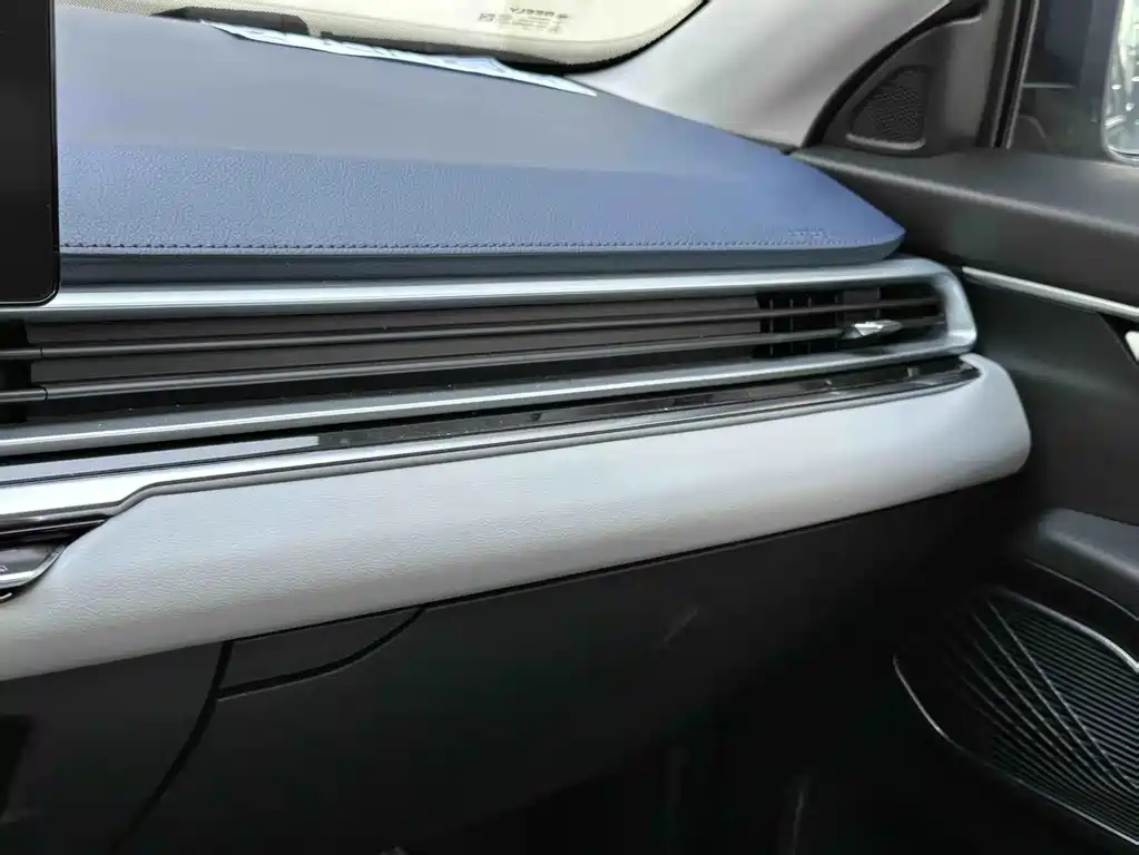 Geely Emgrand — миниатюра 19