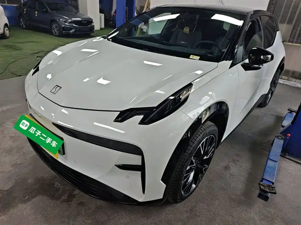 Zeekr X 2024