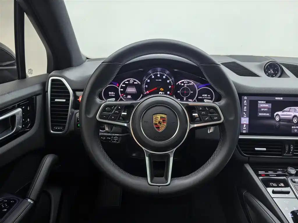 Porsche Cayenne — миниатюра 11