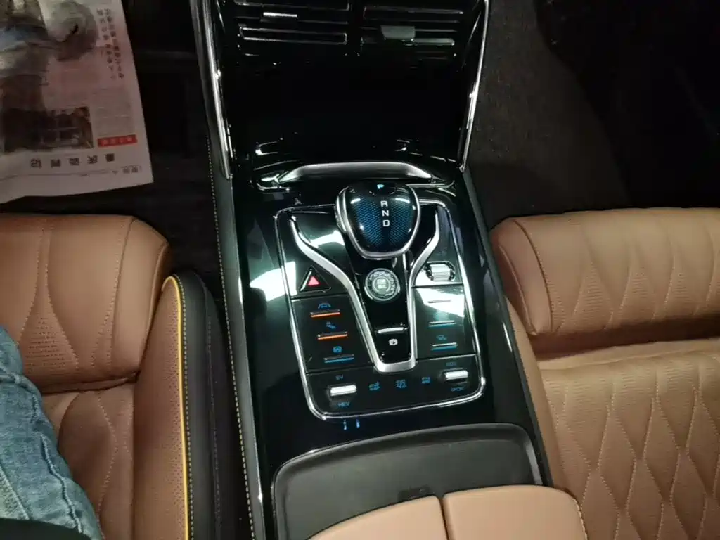BYD Tang New Energy — миниатюра 14