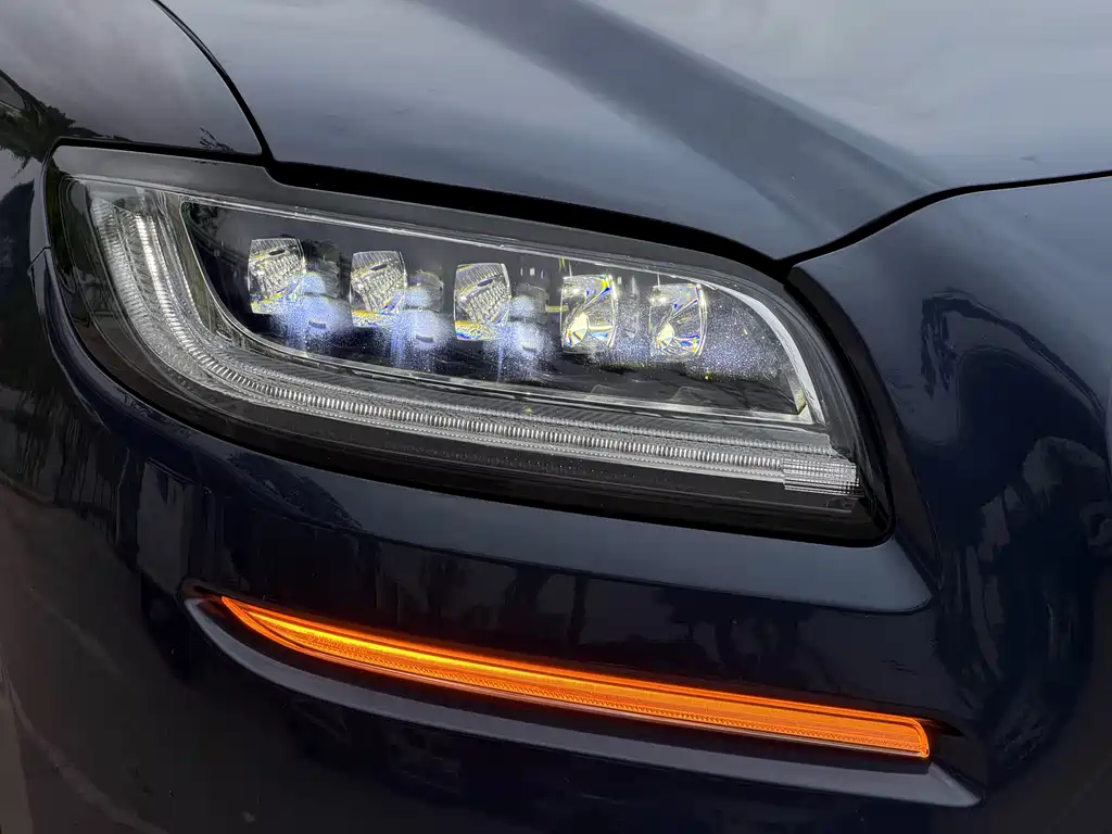 Lincoln Nautilus 2021 2.7T