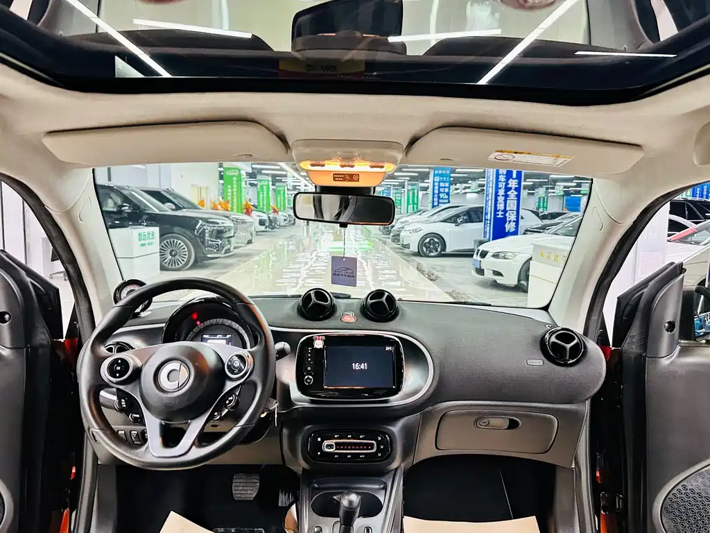 Smart fortwo 0.9T 66 kW Hardtop Pioneer Edition China V, фото 41