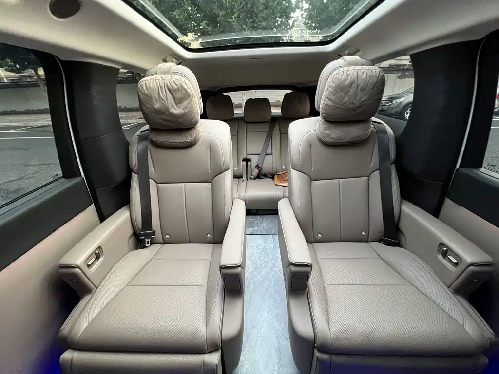 Li Auto Li MEGA — миниатюра 4