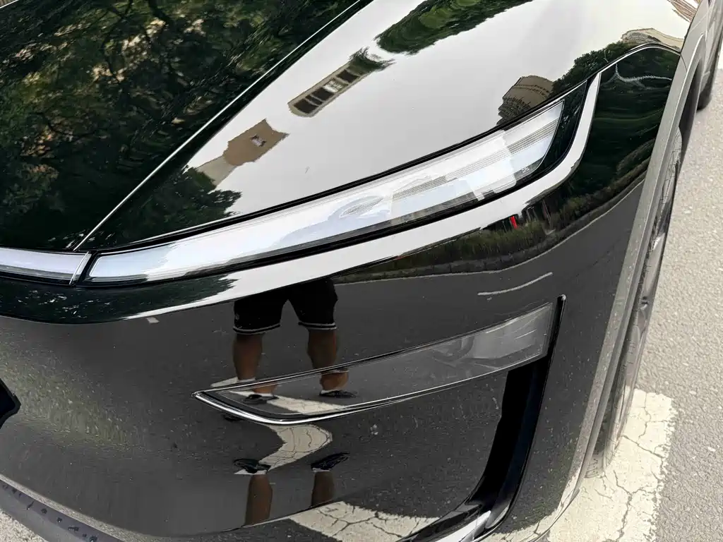 Tesla Model Y — миниатюра 3