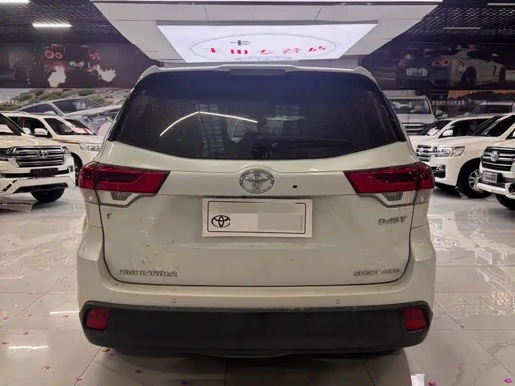 Toyota Highlander — миниатюра 5