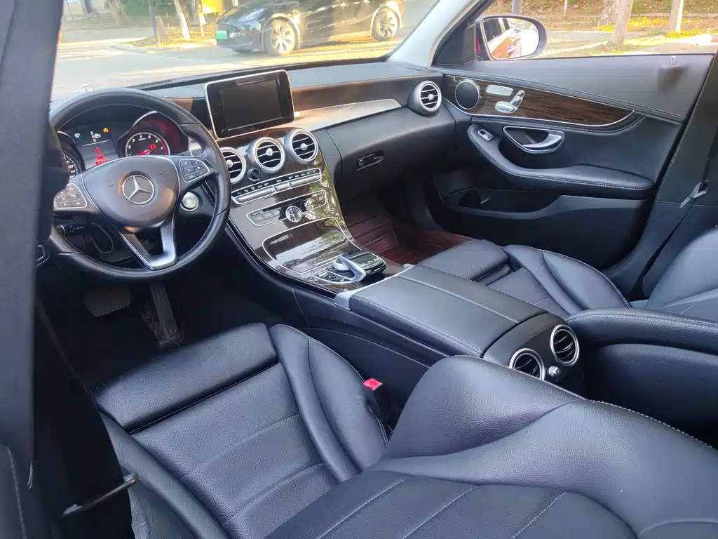Mercedes-Benz C-Class — миниатюра 13