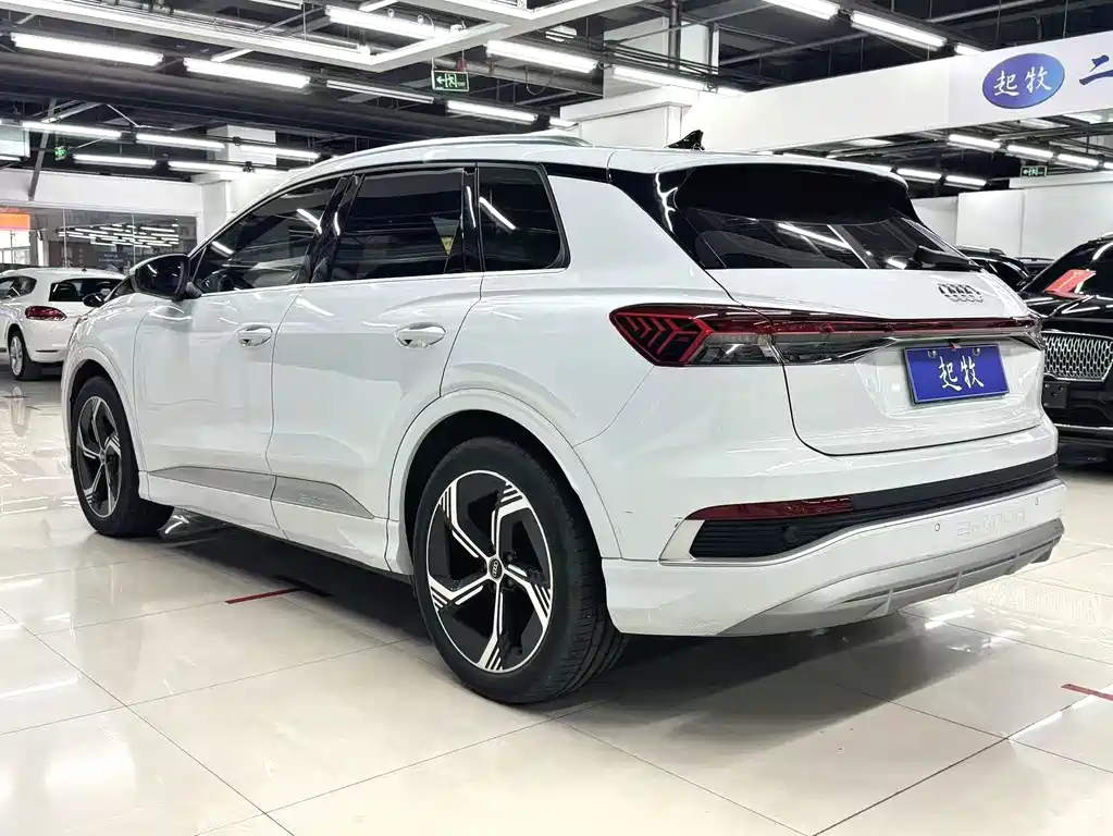 Audi Q4 e-tron — миниатюра 7