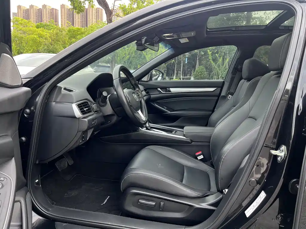 Honda Inspire 260TURBO Exquisite Edition, фото 4