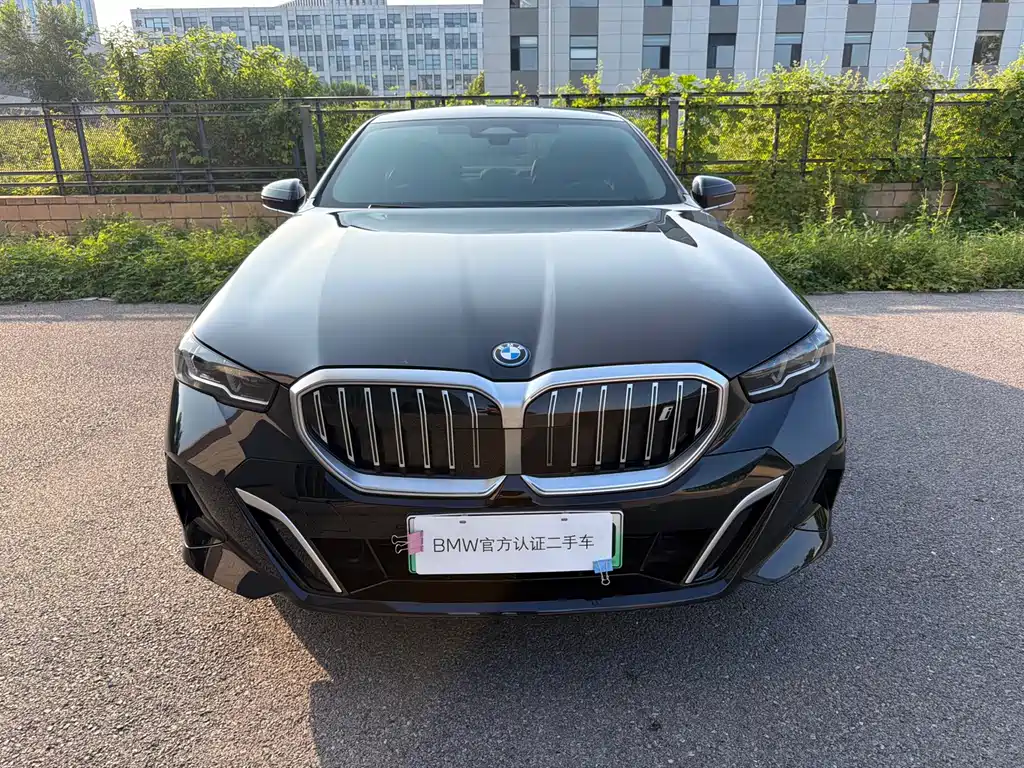 BMW i5 — миниатюра 10