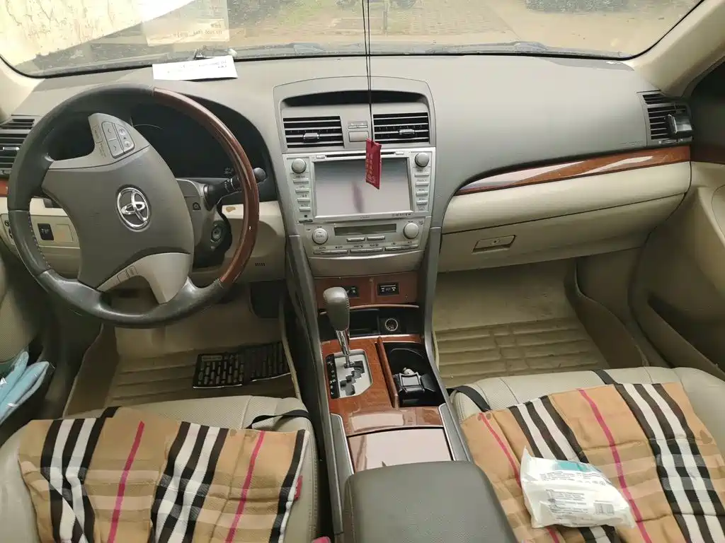 Toyota Camry — миниатюра 10