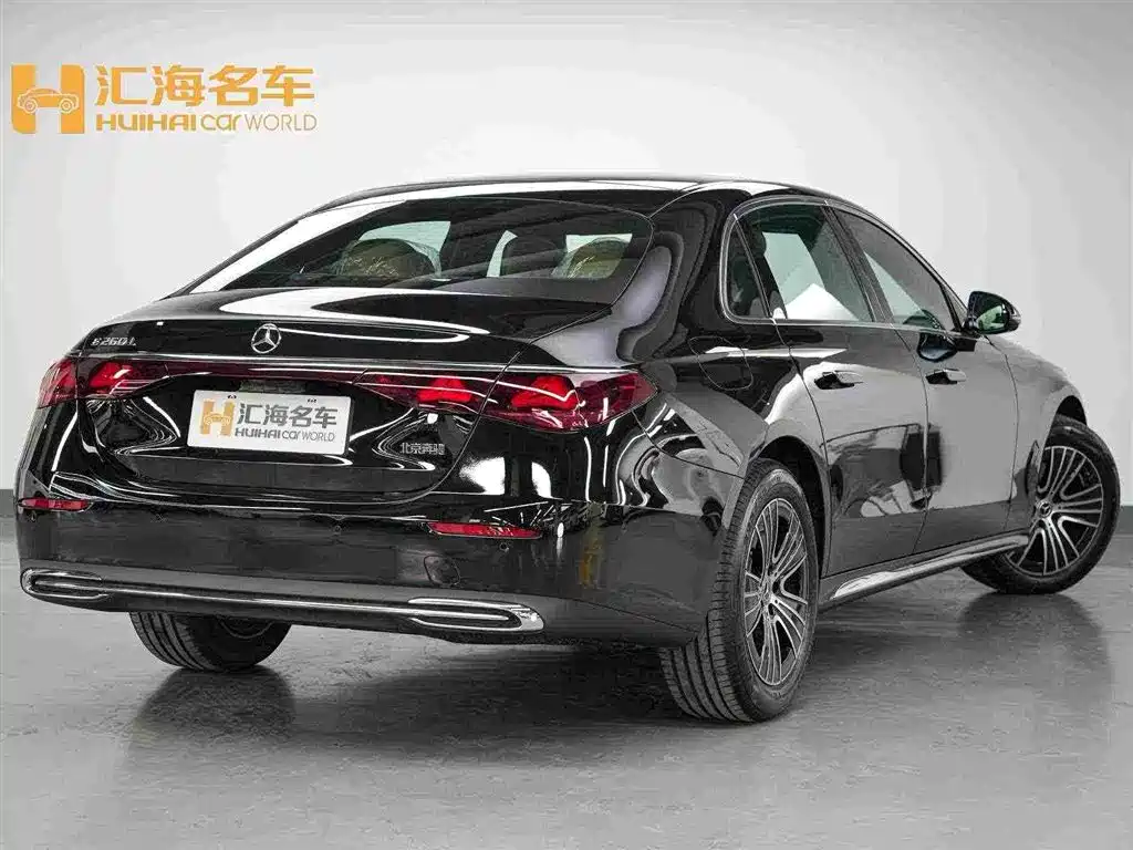 Mercedes-Benz E-Class — миниатюра 6