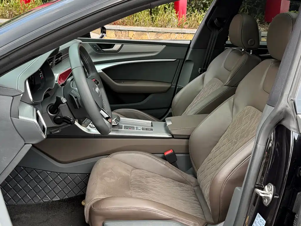 Audi A7L 2022 45 TFSI quattro S-line
