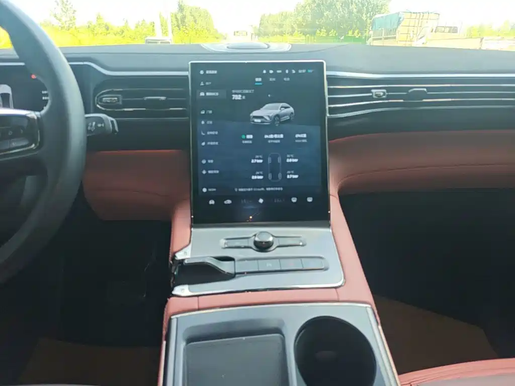 NIO EC6 — миниатюра 9