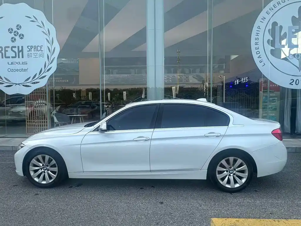 BMW 3 Series — миниатюра 2